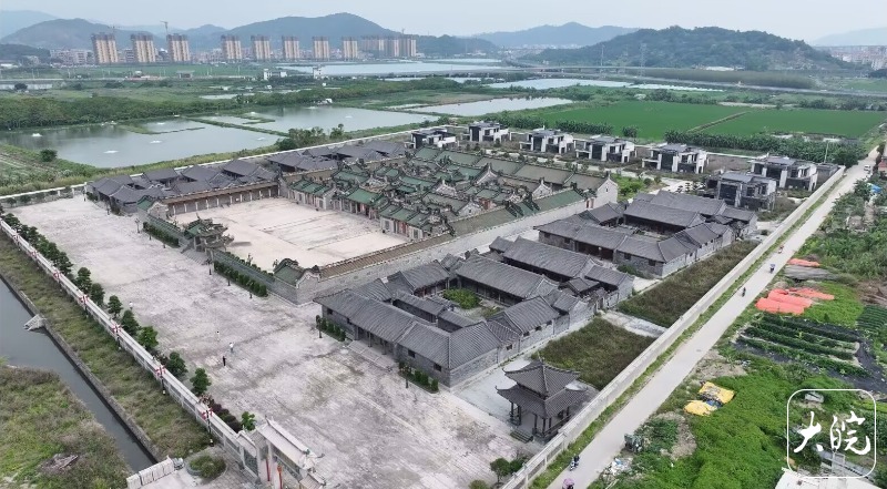 新利体育·luck18大皖消息实探潮汕天价豪宅“英之园”：内部粉饰奢华村民称曾有(图2)