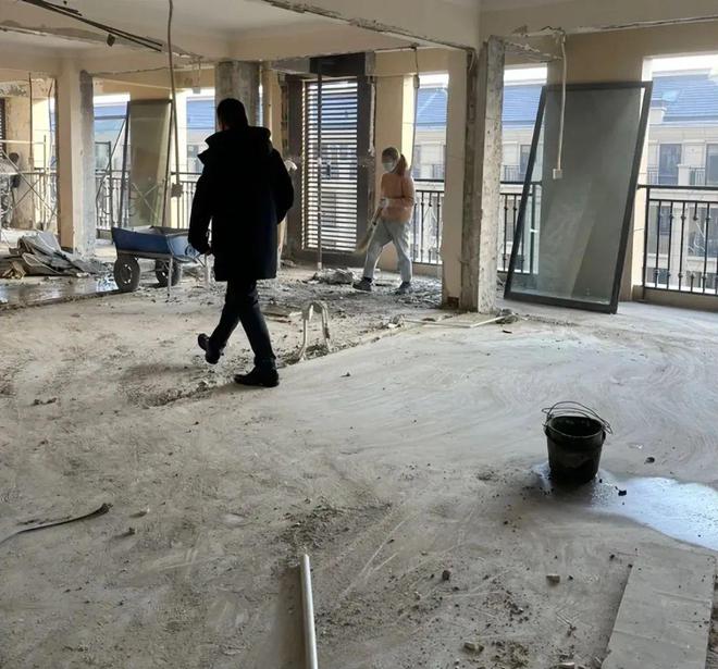 18luck新利2025年有一种疾苦叫搬进了“大平层”欠好住还欠好卖曾经完全沦为(图8)