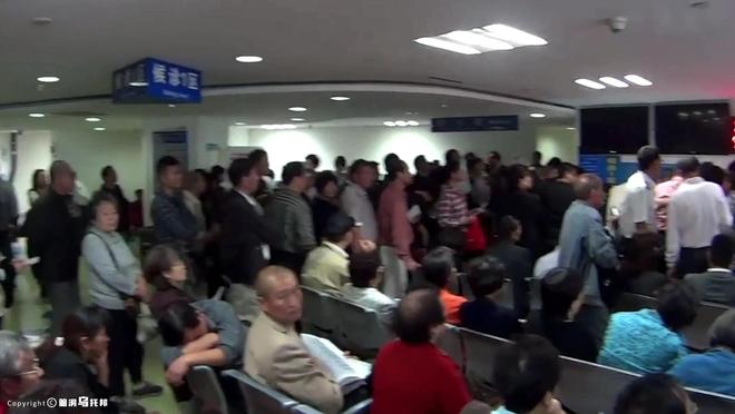 新利体育网站神治疗好15000人却差点命丧手术室天赋眼科大夫陶勇被砍案(图12)